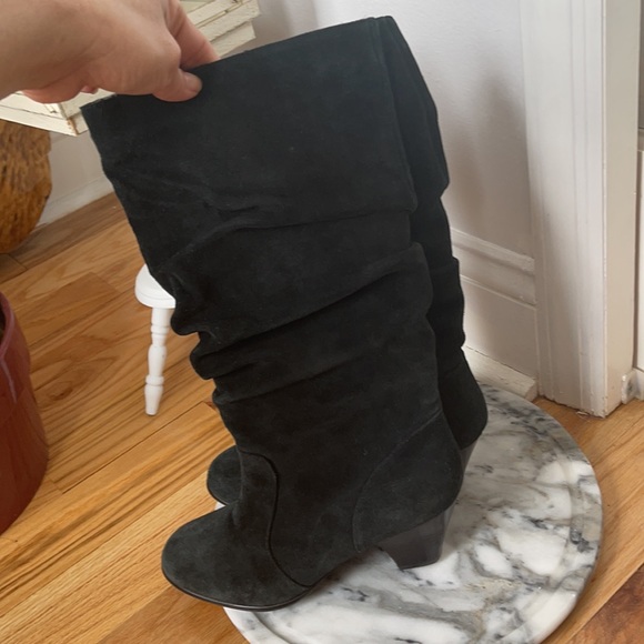 Suede under knee black boots - Picture 6 of 16